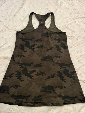 Lululemon top
